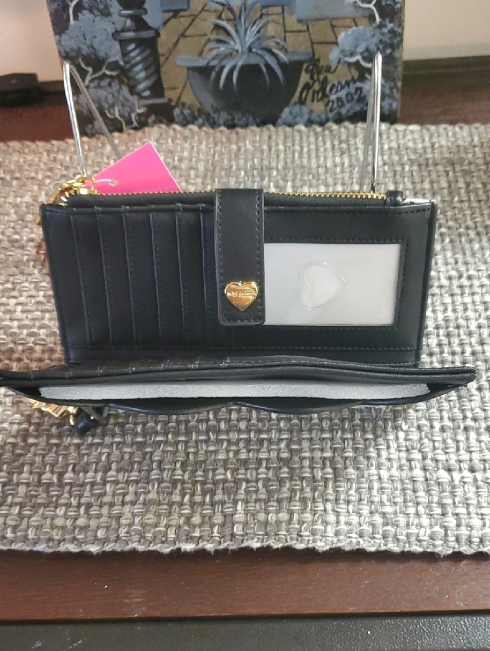Betsey Johnson White Heart Leopard Print Wristlet/Wallet with Black Trim - Picture 7 of 12